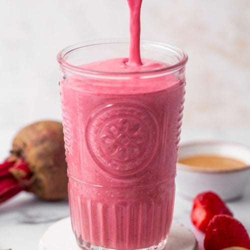 Filling 5-Minute Berry Beet Smoothie